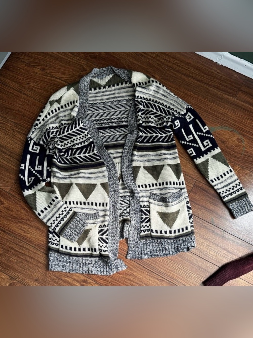 Charlotte Russe Aztec Print Open-Front Cardigan Sweater Size Small